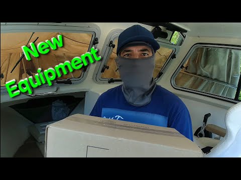 Видео: Новое навигационное оборудование для лодки с рубкой Crooked Garmin Gpsmap Chartplotter 943