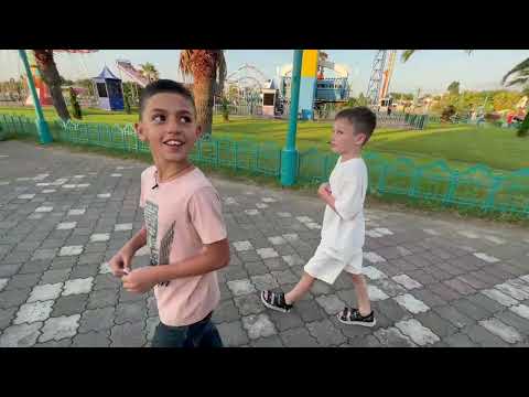 Видео: Влог: МЫ НА МОРЕ 🌊 ЕДЕМ В ГРУЗИНСКИЙ ДИСНЕЙЛЕНД ПАРК ЦИЦИНАТЕЛА В КОБУЛЕТИ