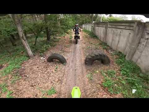 Видео: Покатушки с друзьями по песочным лесам.Geon trx pro 300.