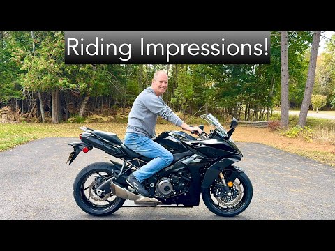 Видео: Suzuki GSX-S1000GT существует, так что вам не понадобится супербайк!