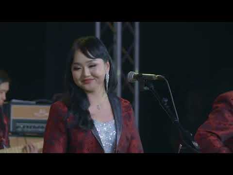 Видео: Үүрийн туяа хамтлаг 50жил хүндэтгэлийн тоглолтоос      Амгалан шөнийн дуу