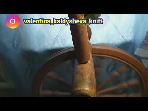 Видео: Обзор ножной прялки для шерсти и пуха.  Советы.