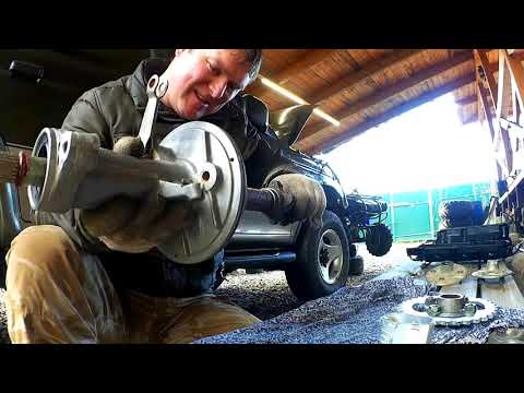 Видео: Yamaha Grizzly 125 ремонт часть 4, задний мост, подвеска, тормоза.