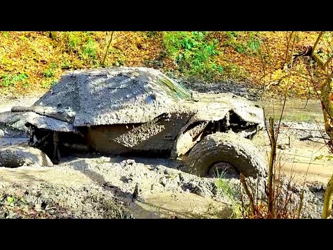 Видео: Что лучше на бездорожье, мосты или независимая подвеска? Осенний выезд в лес на трёх багги.