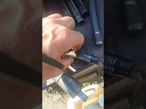 Видео: Замена направляющих втулок клапанов на головке МТЗ 80.