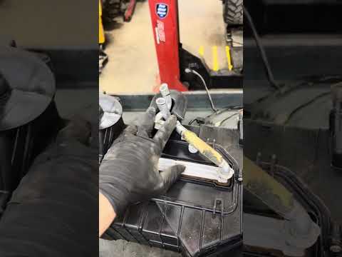 Видео: Установка двери Dodge Blend Door USA 3-го поколения