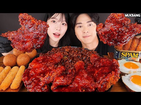 Видео: острая жареная курица и лапша FRIED CHICKEN 🍗 BLACK BEAN NOODLE ASMR MUKBANG EATING with SULGI