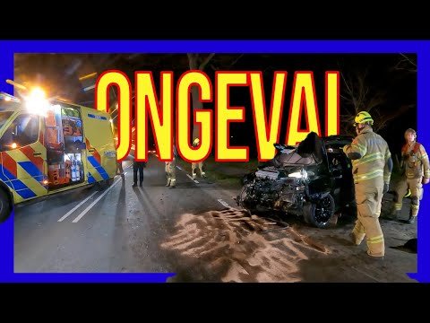 Видео: Автомобиль против дерева - ДОБРОВОЛЬЦЫ ГОЛЛАНДСКИЕ ПОЖАРНЫЕ -