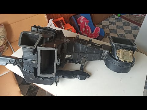 Видео: Ремонт печки от пассата б3. Проклейка заслонок и склейка корпуса печки от пассата б3. Печка. пассат