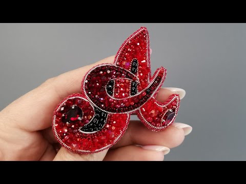 Видео: МК Буква А. Брошь из бисера.