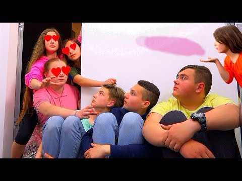 Видео: Девочки ВЛЮБИЛИСЬ!!! Хотят ВСТРЕЧАТЬСЯ с мальчиками!