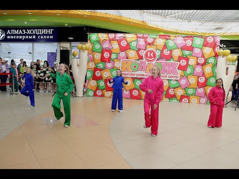 Видео: "Небо под тобой". Вокальная студия "Дебют", 23.02.2023г., г.Кострома, ТРЦ "Коллаж".