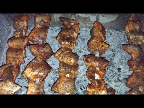 Видео: Шашлык из Рыбы 🐟🐟 Хек на Шампуре на Мангале 🔥🔥 Снимаю Филе из хека. Рыба не отпадёт с шампура!
