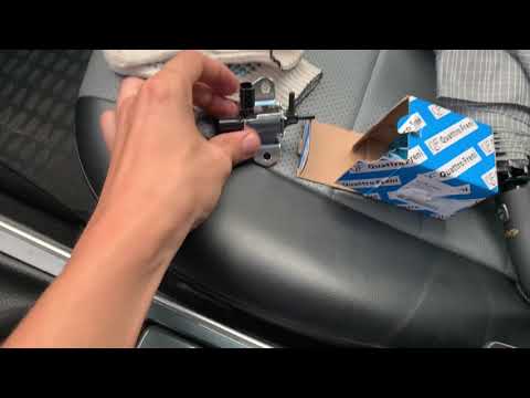 Видео: Ошибка двигателя P2009, Mazda 6 GG, замена датчика геометрии впускного коллектора.