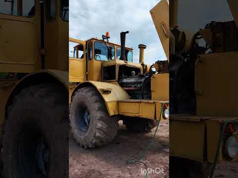 Видео: Запускаем Кировец едем на поле.