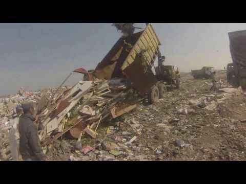 Видео: ГОРОДСКАЯ СВАЛКА НА 5 жесть