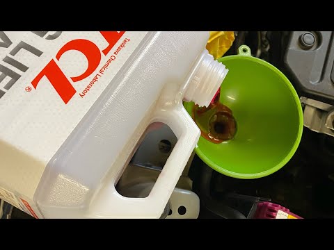 Видео: Тойота руми Полная замена антифриза Замена масла Установка защиты двс и акпп