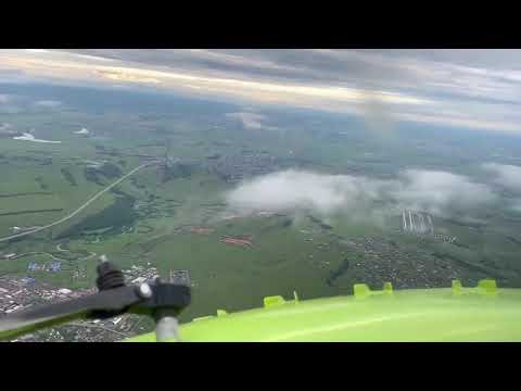 Видео: Вид на Красноярск из кабины пилотов