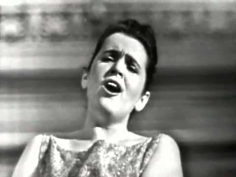 Видео: Галина Вишневская Не верь мне, друг...