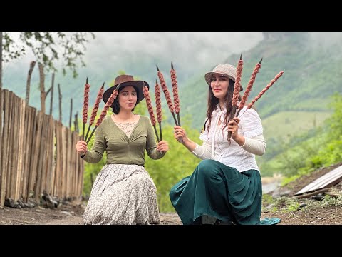 Видео: Деревенские деликатесы | Рецепт свежей капусты и шашлыка — органическая кулинария в лучшем виде!