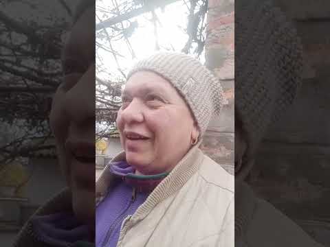 Видео: Дов'яжу жилетку,потім зв'яжу носочки лялечці.