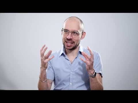 Видео: Разница в возрасте 10+ лет / Умение флиртовать / отношения с младшими