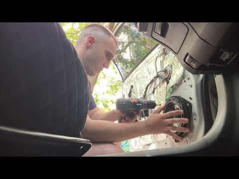 Видео: Замена штатных динамиков в Toyota Corolla Fielder 140 на DL Audio Anaconda 165 Comp