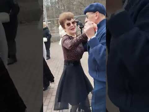 Видео: Танцы в Москве. Парк "Сокольники". 5 апреля 2025 г.