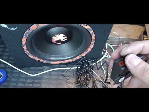 Видео: Активный сабвуфер DL Audio Piranha 12A SE в Kia Rio 2 JB