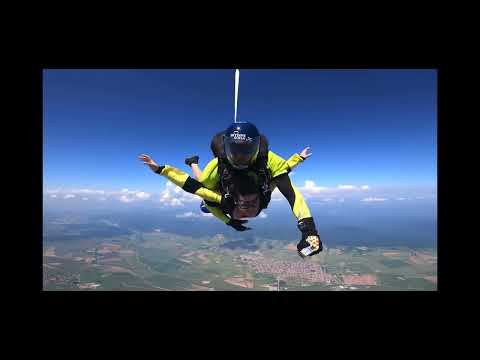 Видео: Скок с парашут от 4200 м