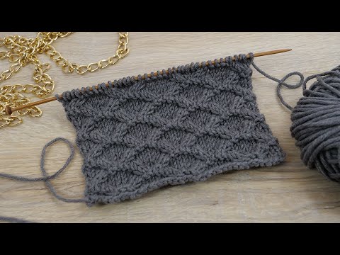 Видео: Узор из крупных ячеек спицами 😶‍
