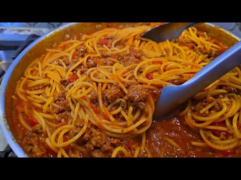 Видео: Спагетти получаются вкуснее, если их приготовить таким образом | Рецепт спагетти с мясным соусом ...