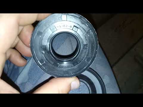 Видео: Мотоцикл медленно сбрасывает обороты...