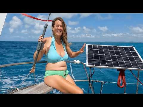 Видео: Хаос в одиночном плавании: новый парусный мешок, движение на рифе и катастрофа на якоре! — Эпизод...