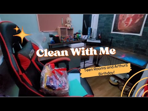 Видео: Экстремальная уборка комнаты подростка | Обзор расстановки и организации рабочего стола
