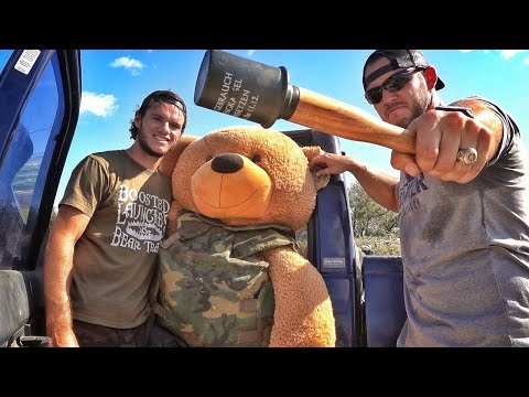 Видео: Спасет ли бронежилет от гранаты?! | Разрушительное ранчо | Перевод Zёбры