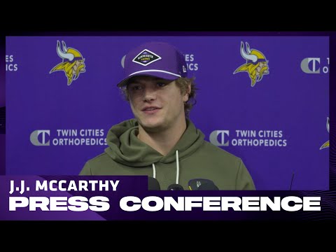 Видео: Джей Джей Маккарти рассказывает о работе над улучшением коммуникации в нападении и сотрудничестве...