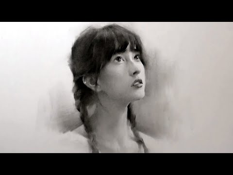 Видео: Портрет красивой девушки в угольном карандаше