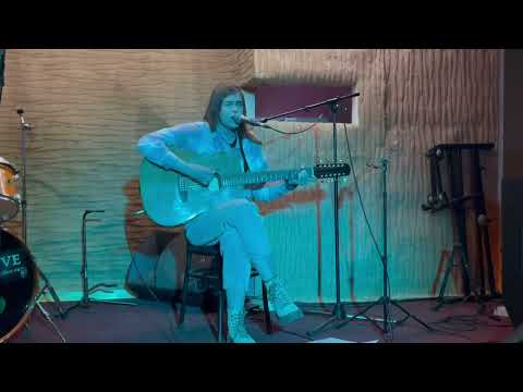 Видео: Полина Баранкова 7.4. Вечная весна (Летов, Жевтун, Рябинов), Рок-бар "ОкНо", 16.03.2022 г.