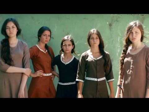 Видео: Пятерых сестер-подростков собираются выдать замуж против их воли и запрещают выходить из дома