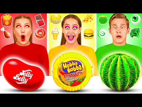 Видео: 24 Часа Едим Еду Одного Цвета Челлендж | Смешные Моменты от DaZaZa Challenge