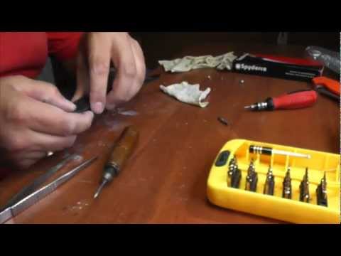 Видео: Нож Spyderco Tenacious разборка смазка
