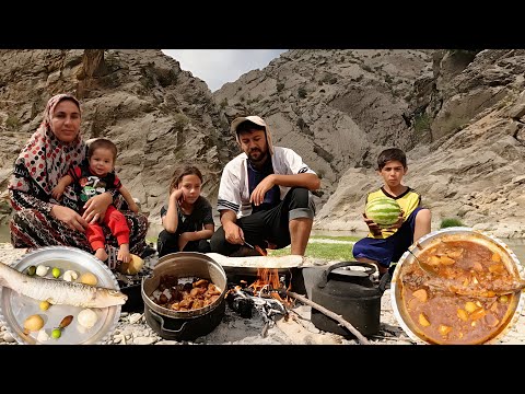 Видео: Кочевая семья готовит у реки | Традиционное рыбное рагу и жареное мясо в горах