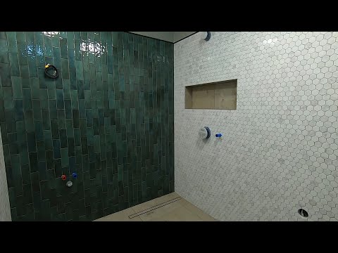 Видео: Работы с мозаикой и мелкоформатной плиткой /часть 2/