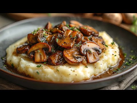 Видео: Веганское грибное рагу с картофельным пюре — сытное, кремовое и просто восхитительное!