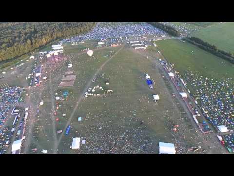 Видео: Нашествие масштаб события с квадрокоптера