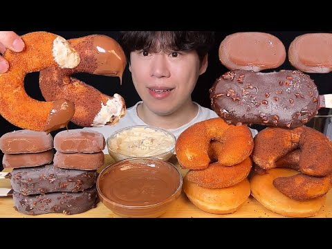 Видео: СУБТИТРЫ) Пончики Krispy Kreme с Нутеллой и шоколадным мороженым, мукбанг, асмр