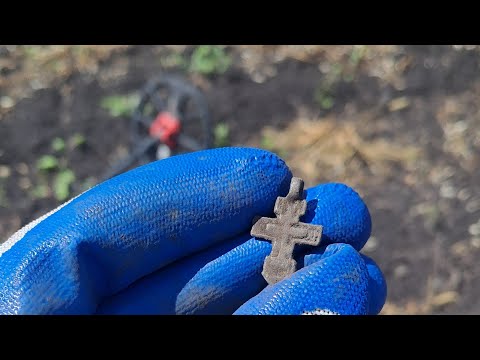 Видео: Поиск старины на выбитом поле 
