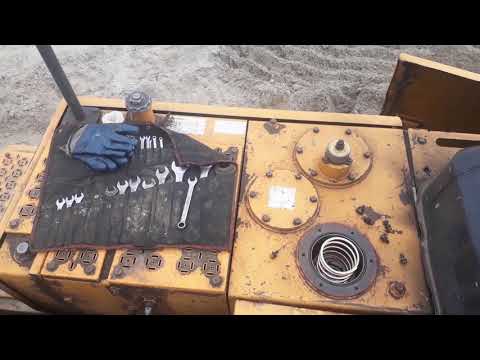 Видео: Как проверить в экскаваторе уровень масла гидравлики на Hyundai.. Кто хочет стать экскаваторщиком