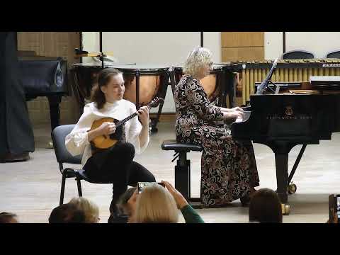 Видео: А. Цыганков «Голубка». Исполняет  Елизавета Косякова. Партия фортепиано Виктория Спичак